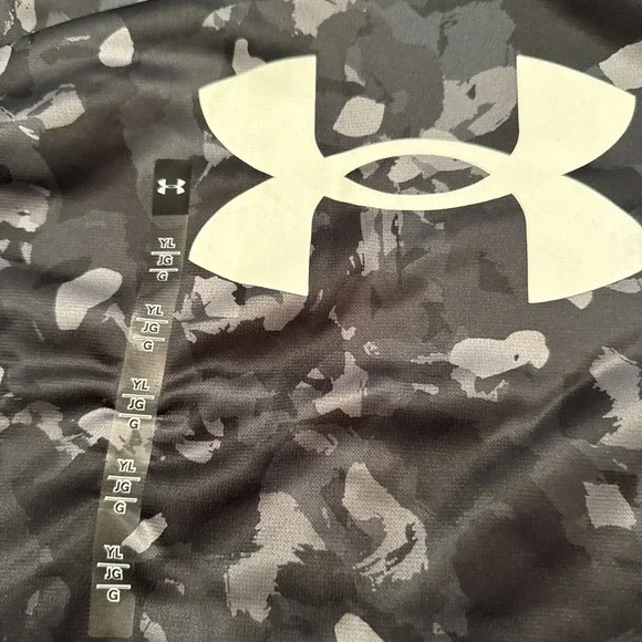 NWT Boys Under Armour Black/Grey Camo Hoodie Size L - Picture 2 of 5